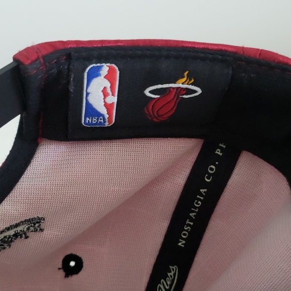 Hat - Picture 3 of 4